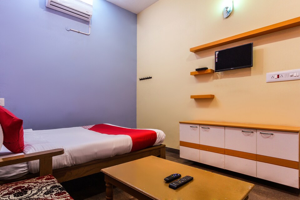 OYO 63879 Pmr Manikandan Hotel, Cumbum, Cumbum