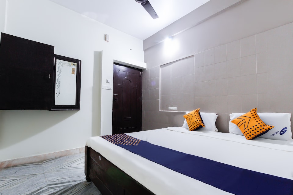 SPOT ON 63887 Sam Lodge , Nagapattinam city, Nagapattinam