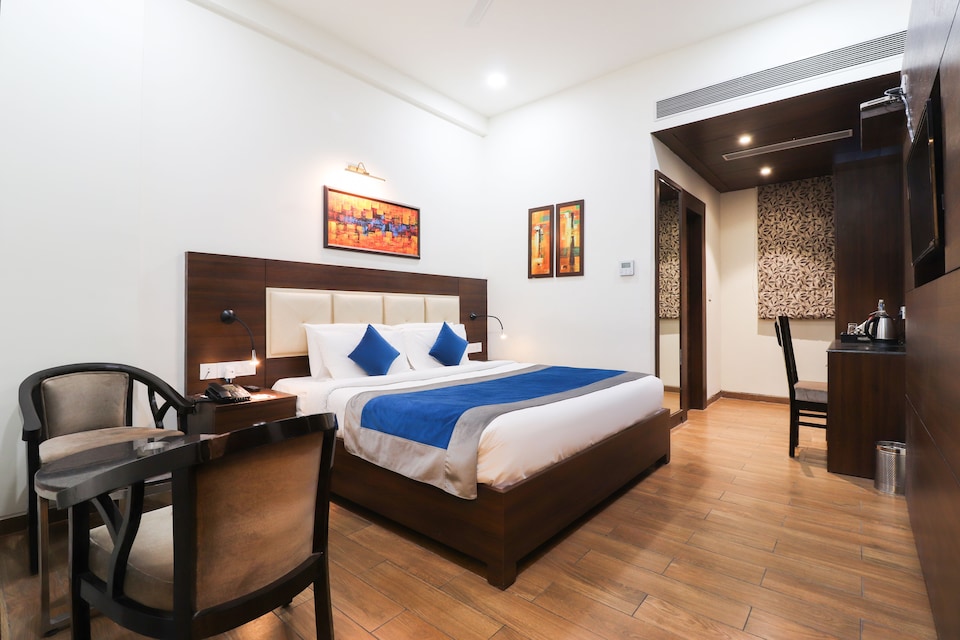 Palette - J B Skyhilton Inn , Alambagh Lucknow, Lucknow