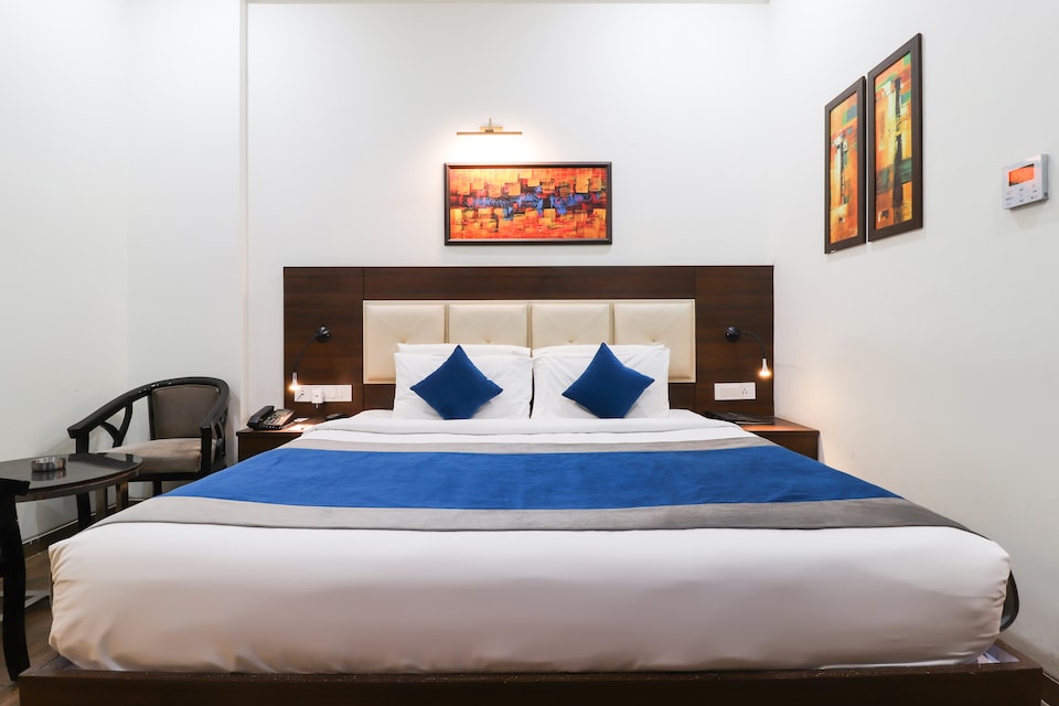 Palette - J B Skyhilton Inn , Alambagh Lucknow, Lucknow