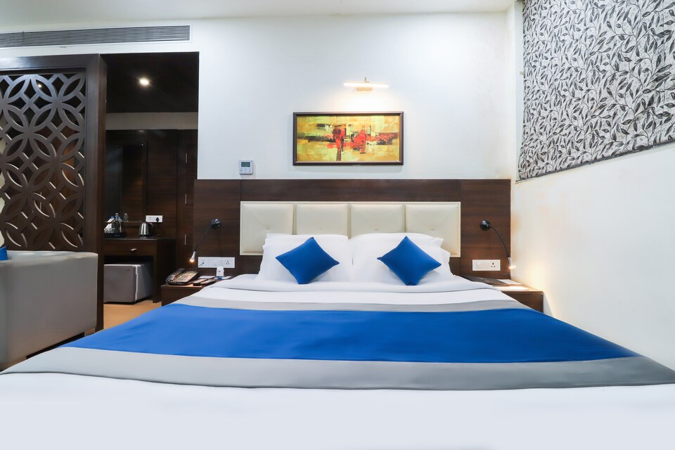 Palette - J B Skyhilton Inn , Alambagh Lucknow, Lucknow