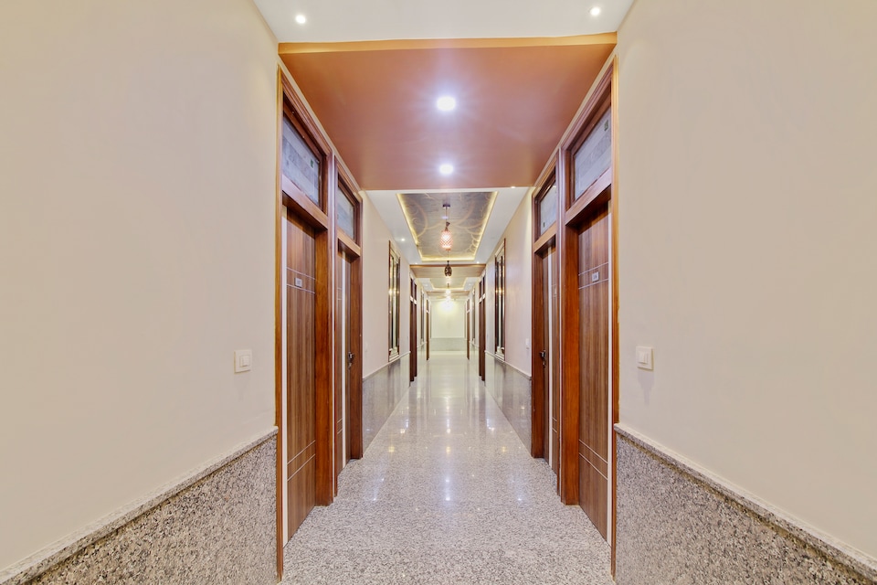 OYO 63905 Hotel Royal Empire , Dewas City, Dewas