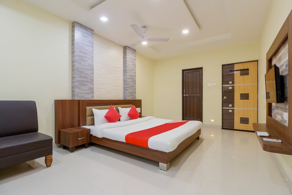 OYO Hotel Mansarover Palace, Harda, Harda