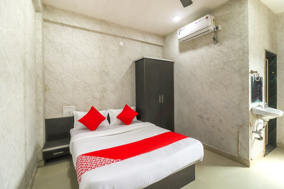 OYO 63926 Hotel Chintamani, Khed Shivapur, Pune