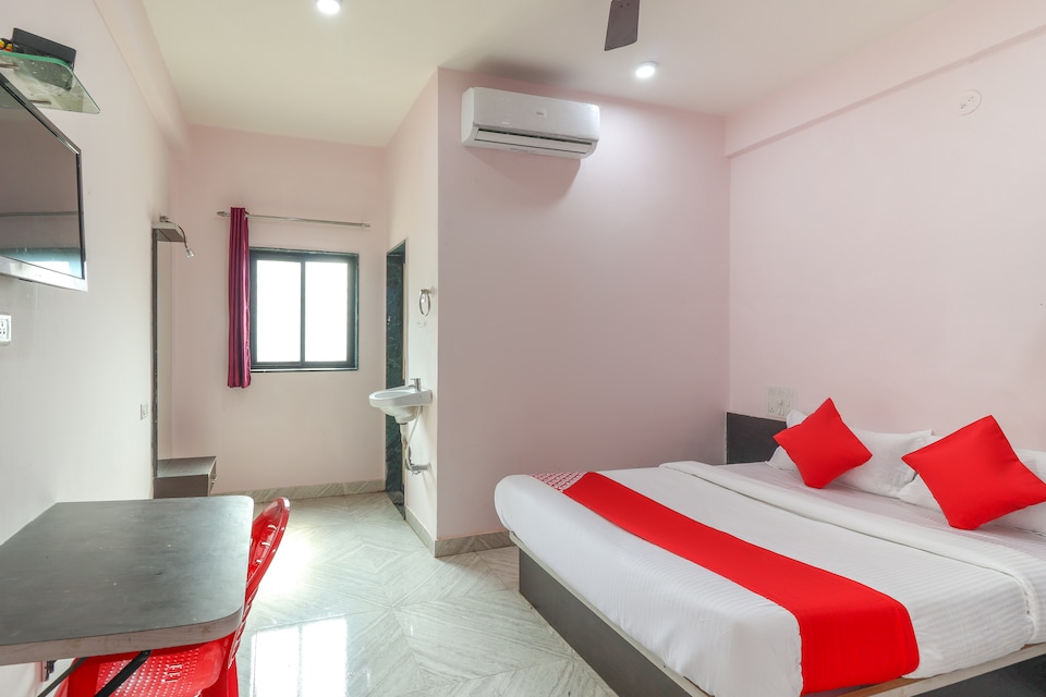 OYO 63926 Hotel Chintamani, Khed Shivapur, Pune