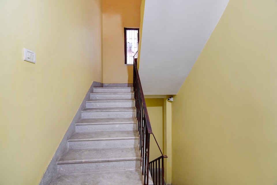 Hotel O Sonali Guest House, Ruby Hospital Kolkata, Kolkata