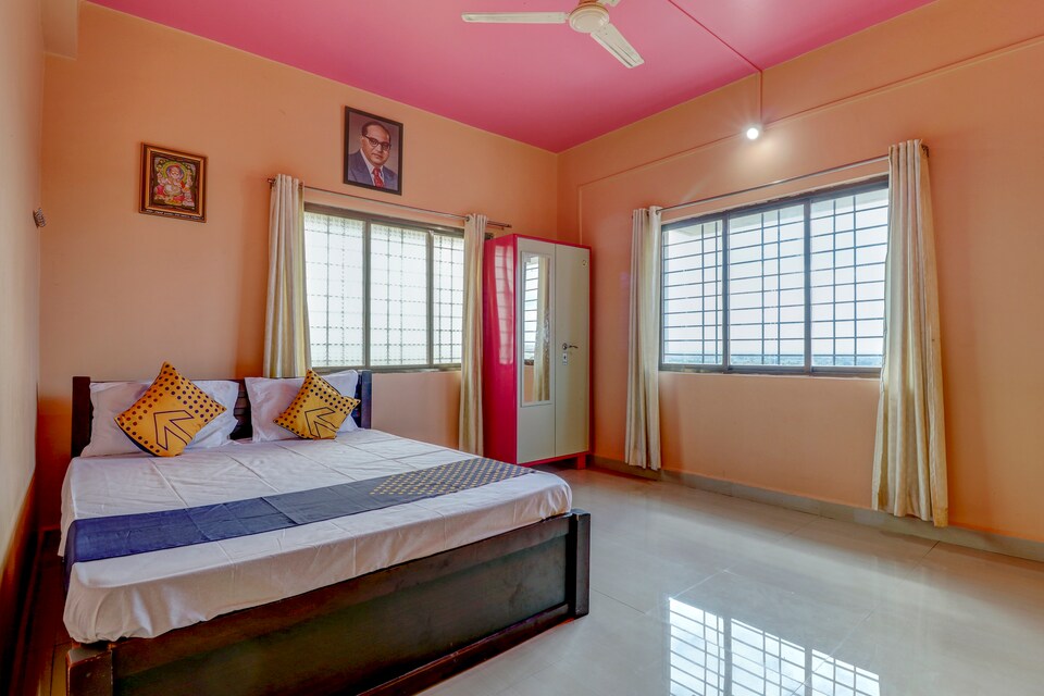 SPOT ON 63982 Hotel Tanishka Lodging Boarding, Athani, Athani