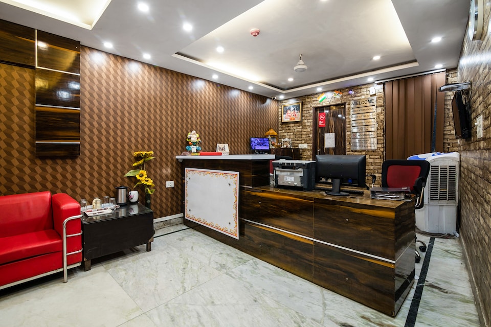 Collection O Mera Eternity, Noida Stadium, नोएडा