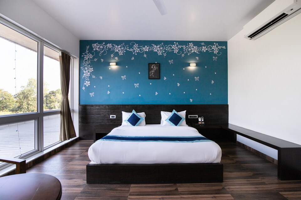 Palette - Hotel Silver Leaf Village, Vapi, Vapi