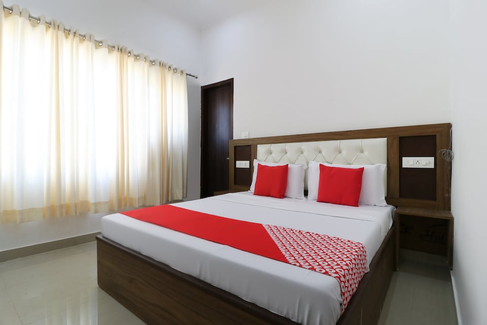 OYO 64004 Hotel Kartar, Zirakpur, Zirakpur