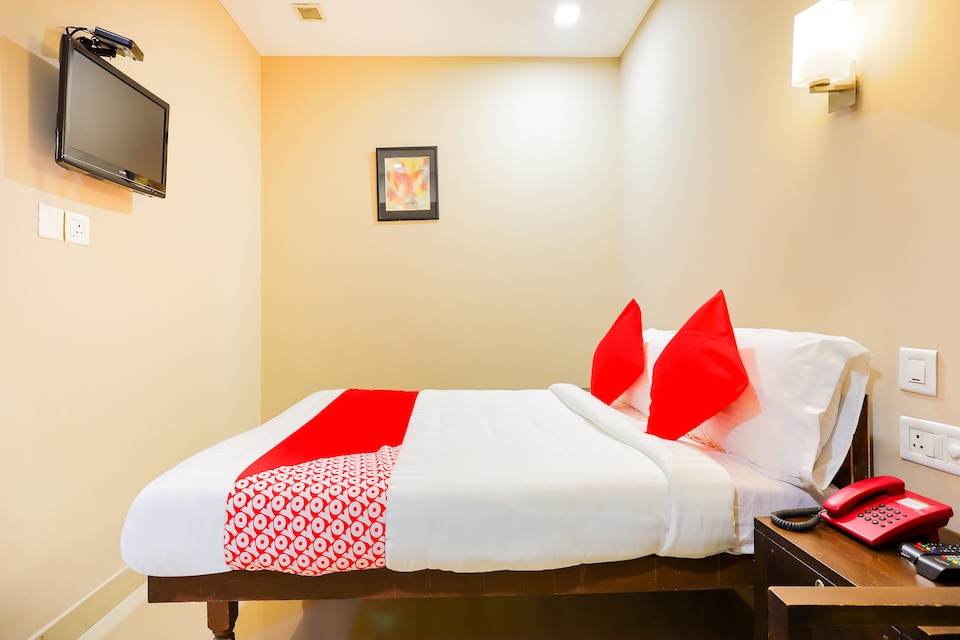 Flagship 64019 Green Dreams Sh College Road, MG Road Kochi, Kochi