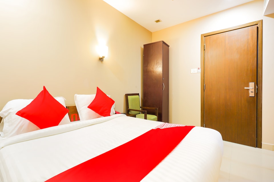 Flagship 64019 Green Dreams Sh College Road, MG Road Kochi, Kochi