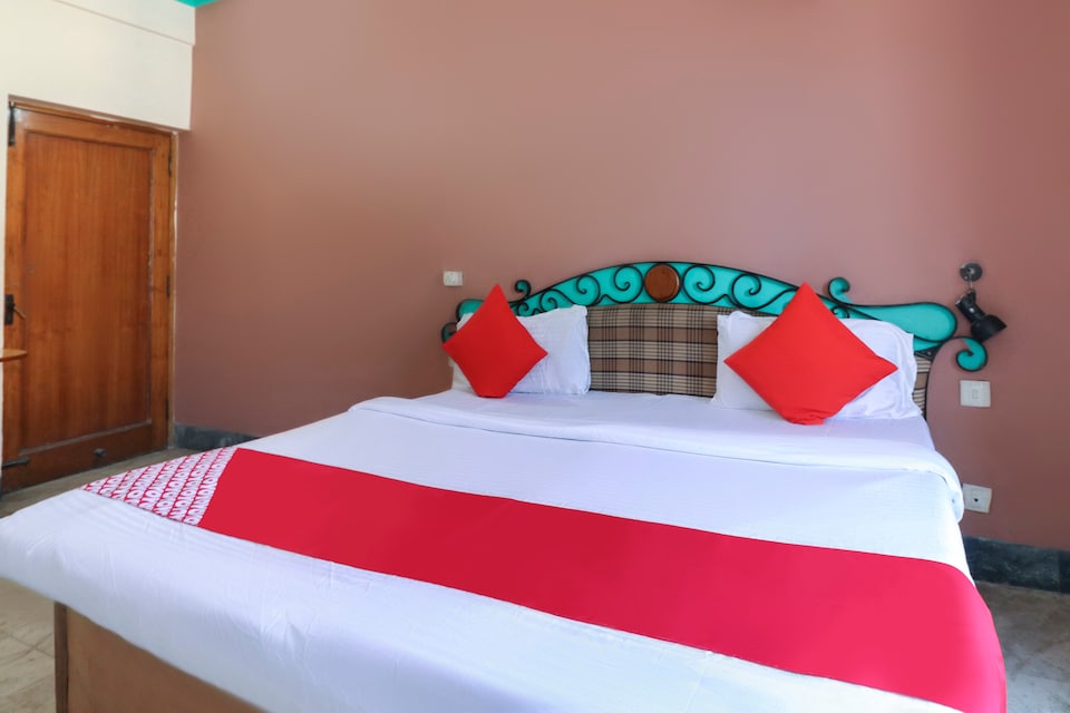 OYO 64021 City Center Guest House, Hamirpur city, Hamirpur