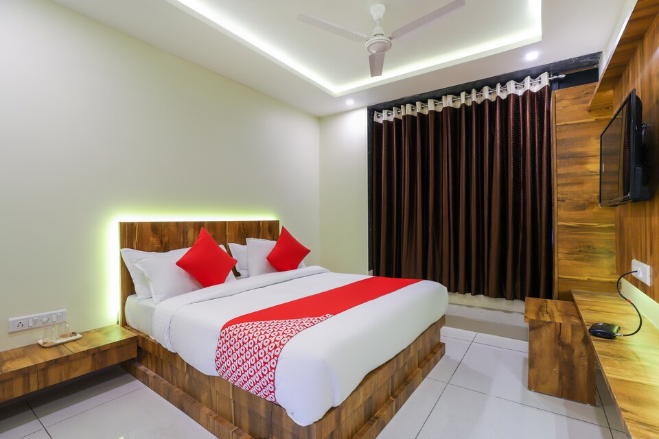 OYO 64029 Hotel Phoenix, Chandkheda Ahmedabad, Ahmedabad