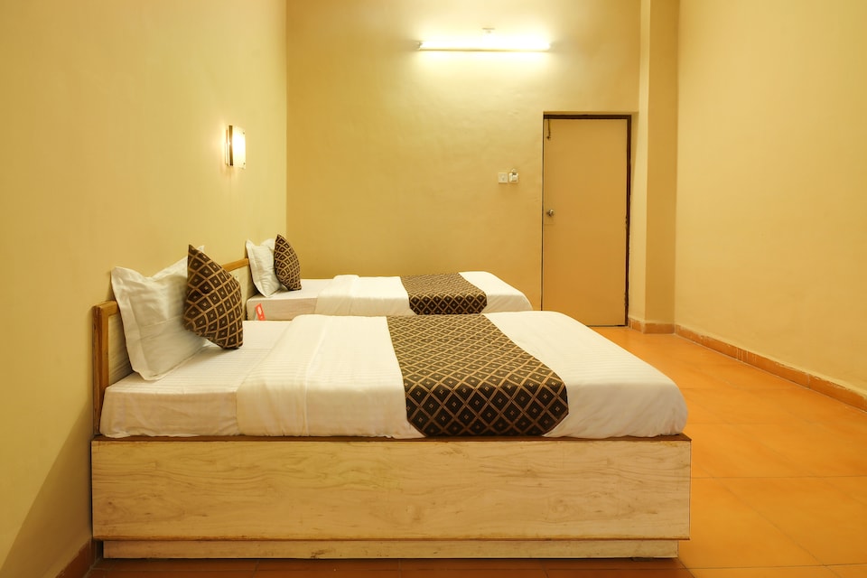 OYO 5182 Hotel Empire, Gandhidham, Gandhidham