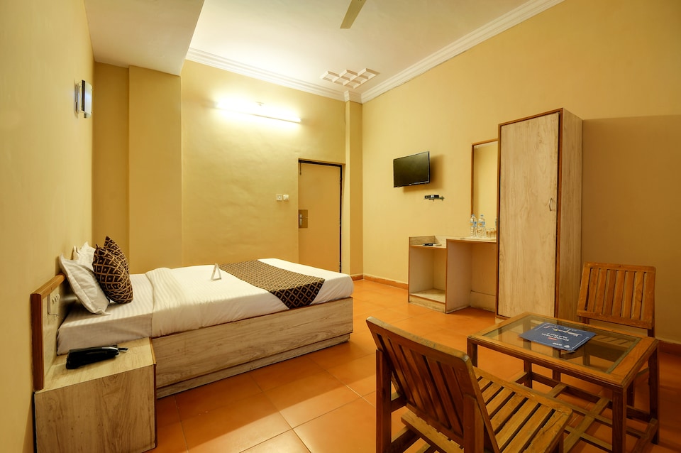 OYO 5182 Hotel Empire, Gandhidham, Gandhidham