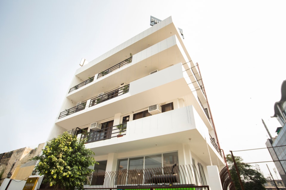 OYO Townhouse 64035 Noida Grand, Noida City, Noida
