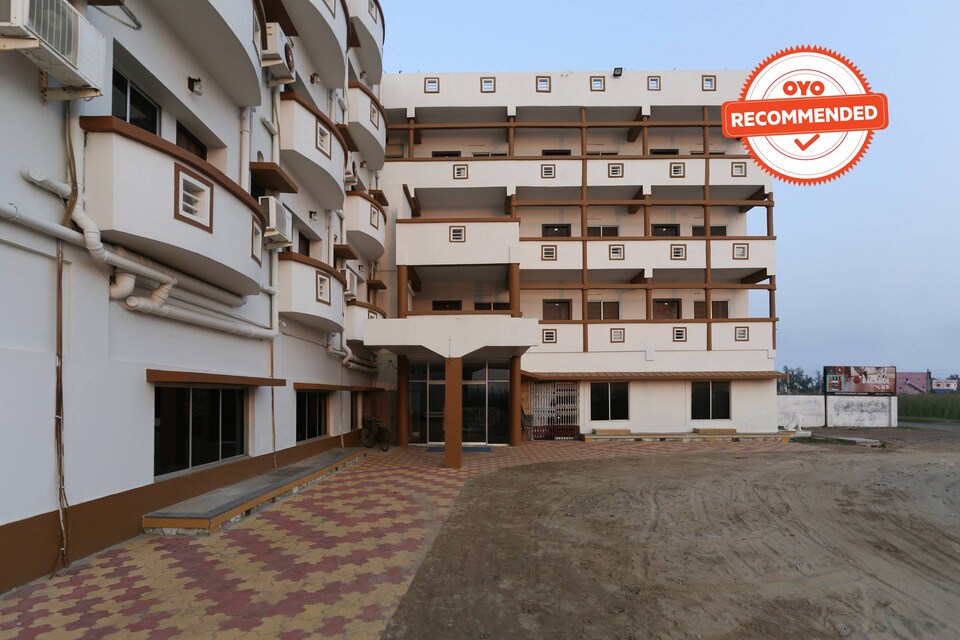 OYO Flagship 64039 Reshmi Plaza, Mandarmoni, Mandarmoni