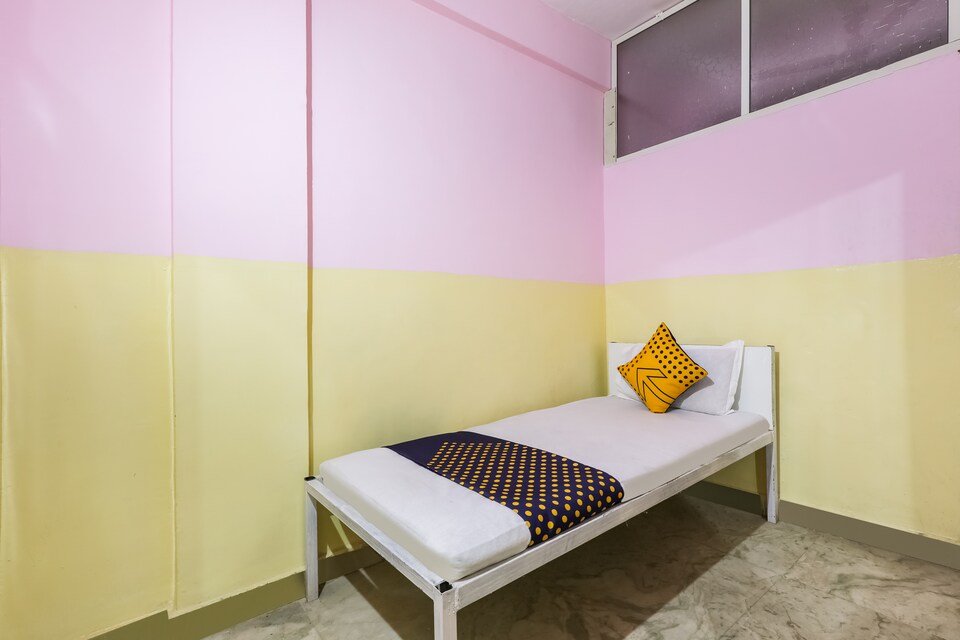 SPOT ON 64054 Basera Lodge, Hamidia Road Bhopal, Bhopal