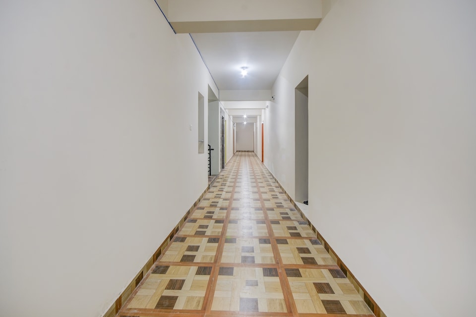 OYO 64056 Ruthira Inn, Avinashi Road Coimbatore, Coimbatore