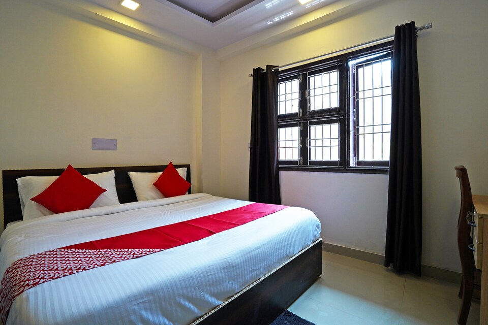 OYO Discovery Inn Near New Ashok Nagar Metro Station, Anand Vihar Delhi, Delhi