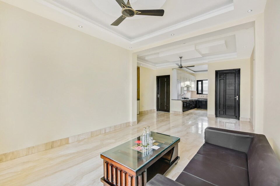 OYO Home 64088 Decent Spacious Sector 38, Medanta, Gurgaon