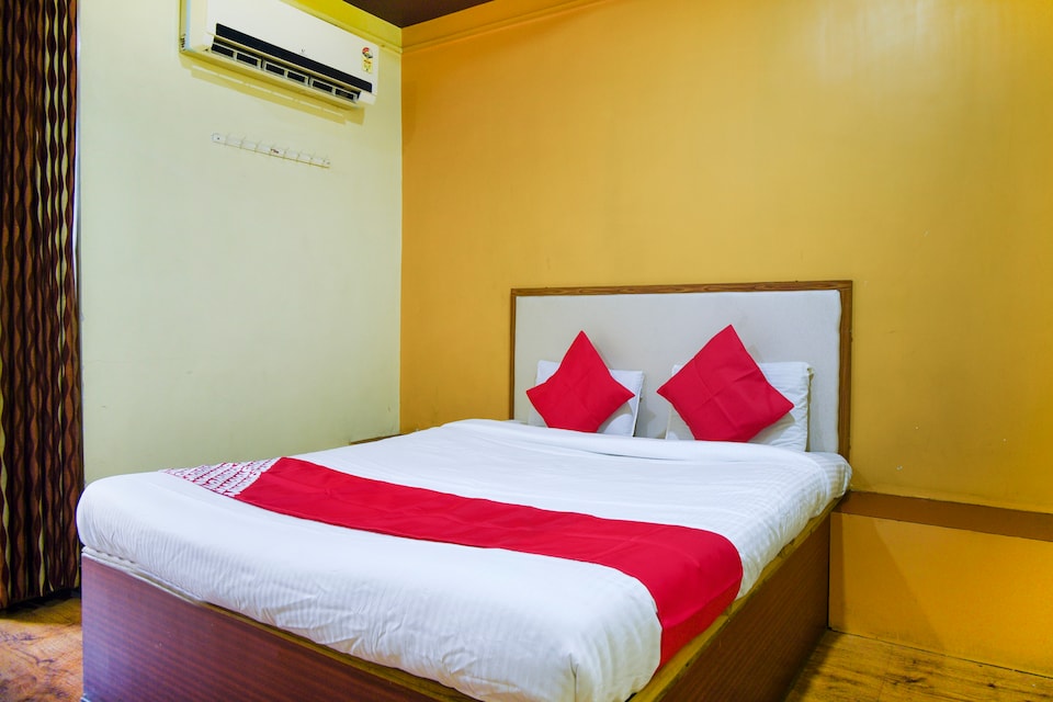 OYO 64091 Hotel Pathak Palace, Amalner, Jalgaon