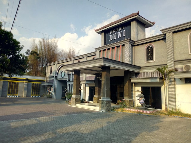 Hotel O Dewi
