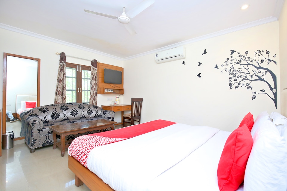 OYO 5190 Hotel Golden Inn, Railway Station Chandigarh, Chandigarh