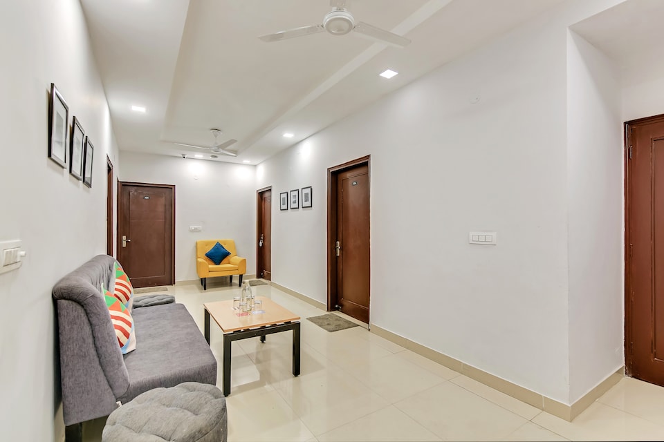OYO Home 64106 Comfortable Stay, Pitampura - Rohini Delhi, Delhi
