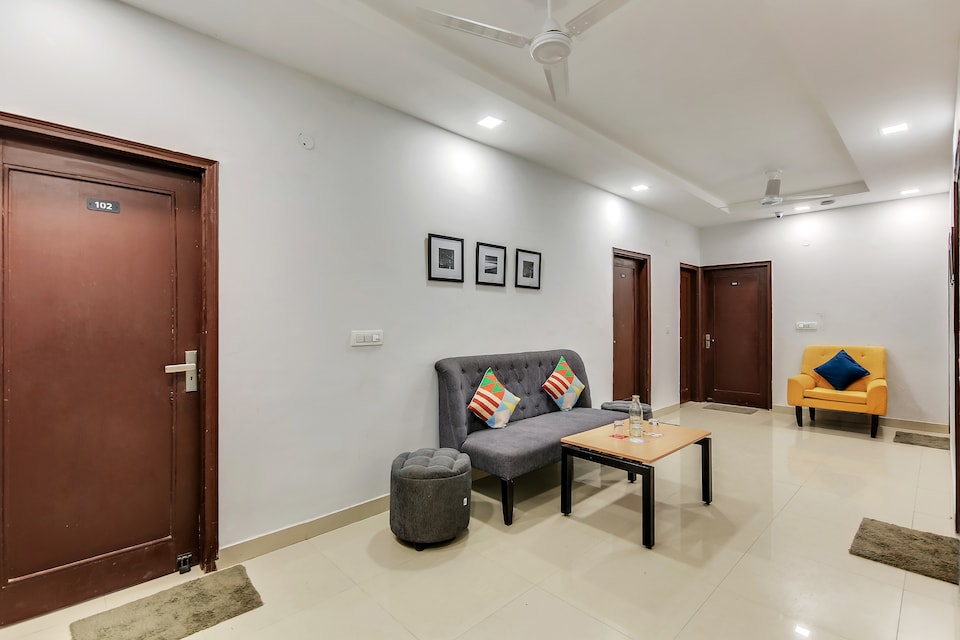 OYO Home 64106 Comfortable Stay, Pitampura - Rohini Delhi, Delhi