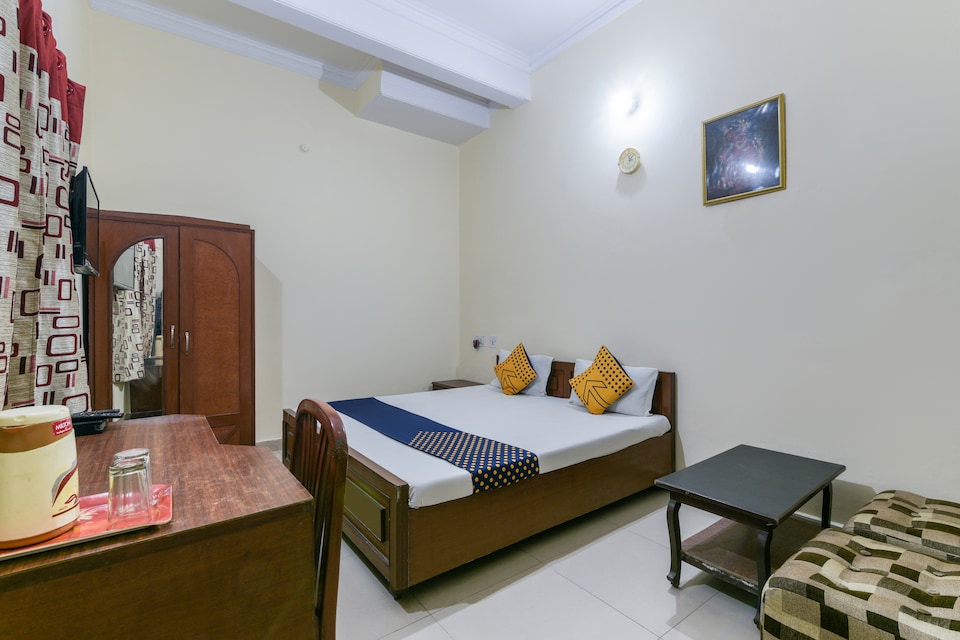 SPOT ON 64107 Narain Guest House, Bahraich, Bahraich