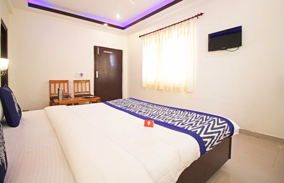 OYO 5191 Hotel Hill Palace, Kausani, Kausani