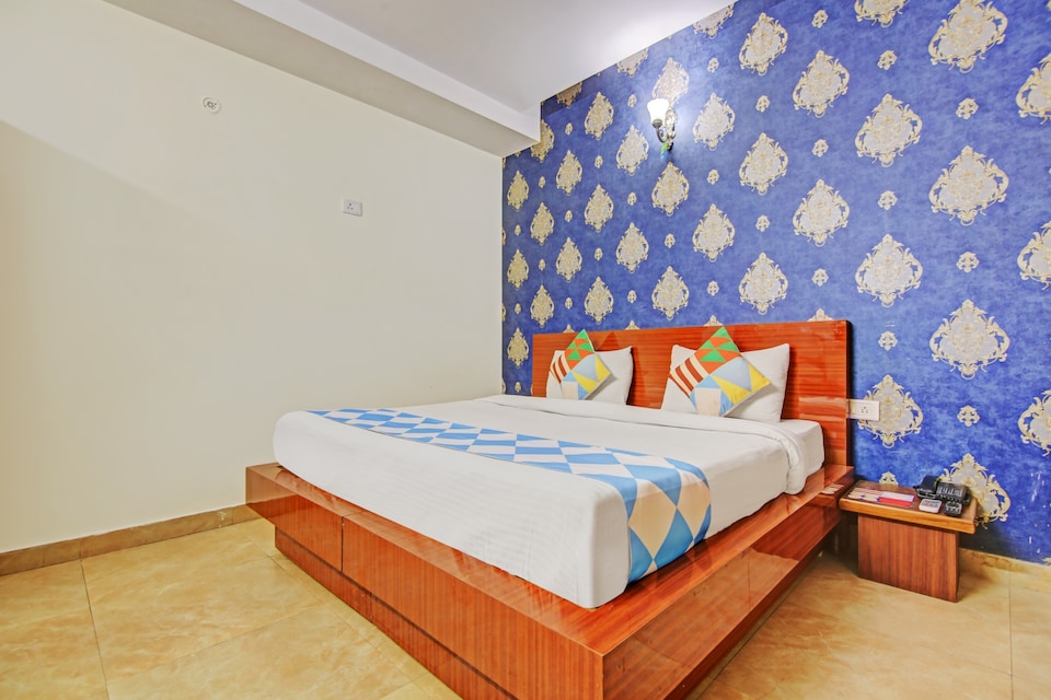 OYO Home 64124 Amaira Vasundhara Home Stay, Vaishali Kaushambi Metro, Ghaziabad