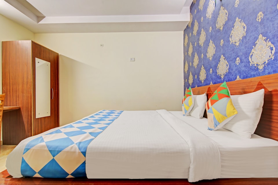 OYO Home 64124 Amaira Vasundhara Home Stay, Vaishali Kaushambi Metro, Ghaziabad
