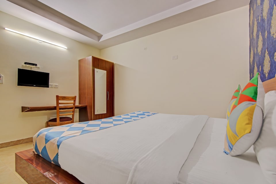 OYO Home 64124 Amaira Vasundhara Home Stay, Vaishali Kaushambi Metro, Ghaziabad
