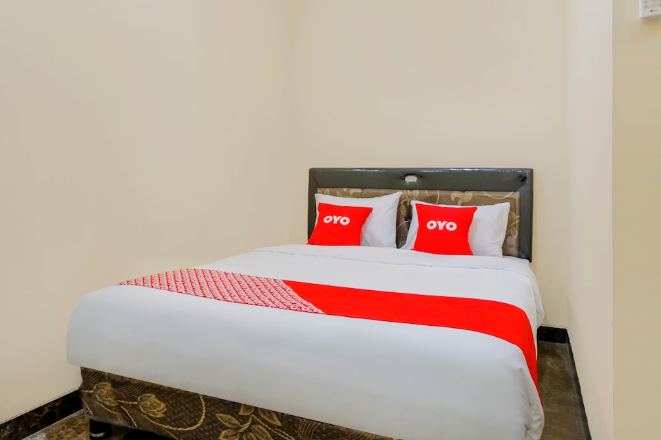 OYO 1979 Alif Family Residence , Malang Kota, Malang