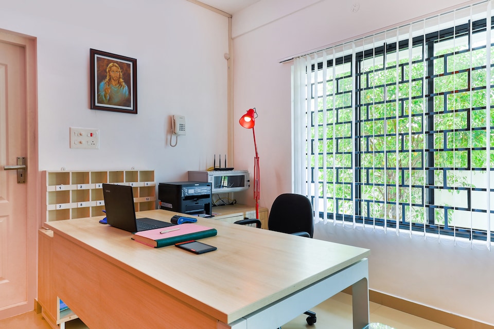 SilverKey Executive Stays 64129 Lake View Camp Mars Kakkanad, Kakkanad Kochi, कोच्चि