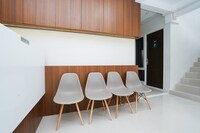 OYO 1985 F7 Residence 