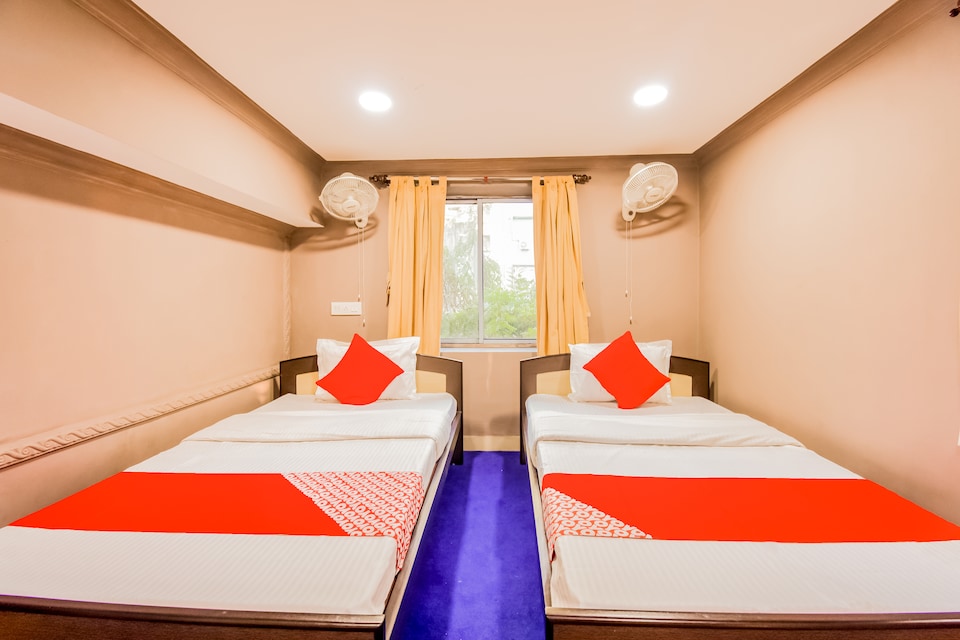 OYO 64147 Calcutta Police Sergeants Institute, Esplanade Kolkata, Kolkata