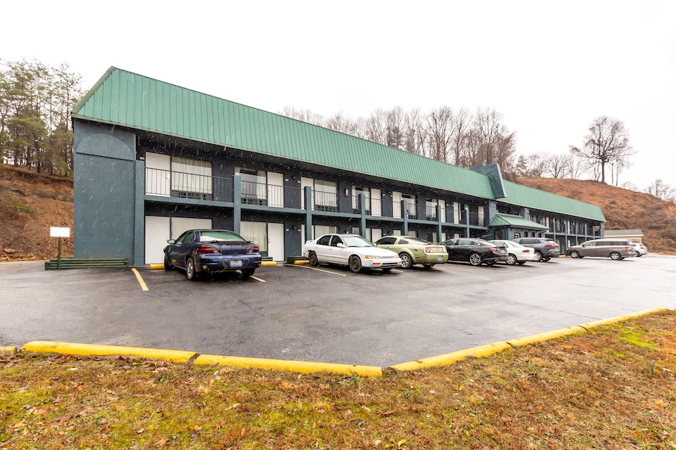 Book Hotel Mt. Vernon KY I75, KY from 46 OYO Hotels