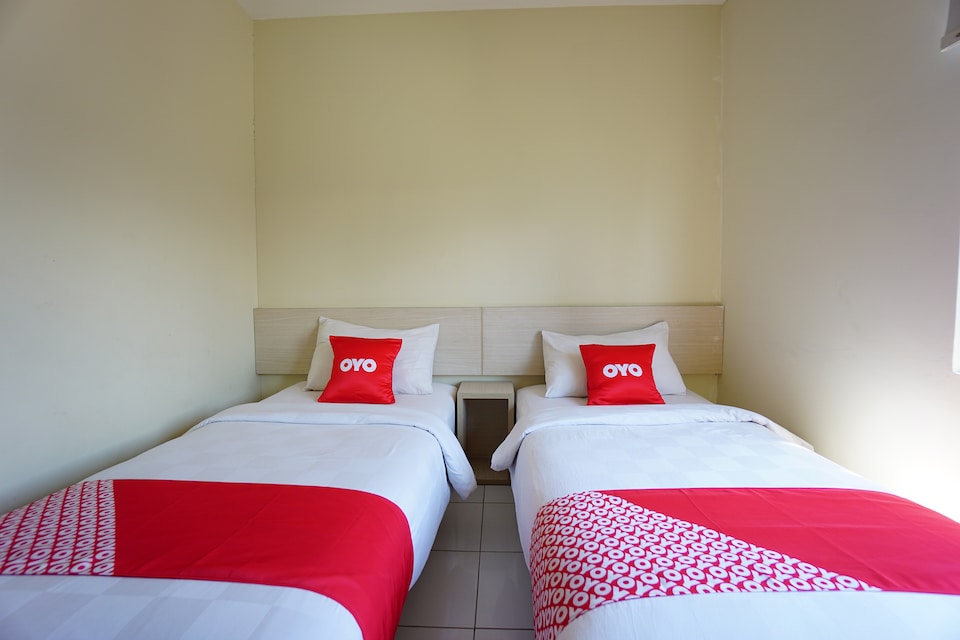 OYO 1993 Hotel D'kanaka Riverview, Tikala Wenang, Manado