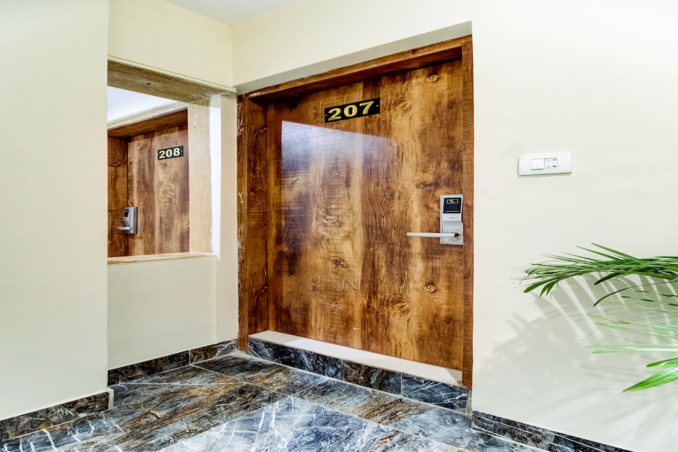 Collection O 50239 West Inn SV Patel Nagar, Mumbai International Airport, Mumbai