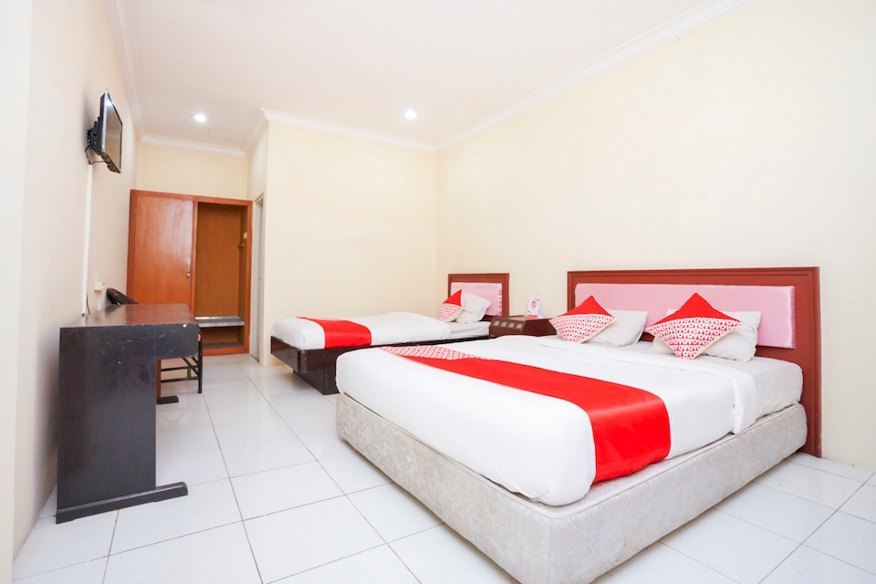 OYO 2003 Female Guest House, Probolinggo, Probolinggo