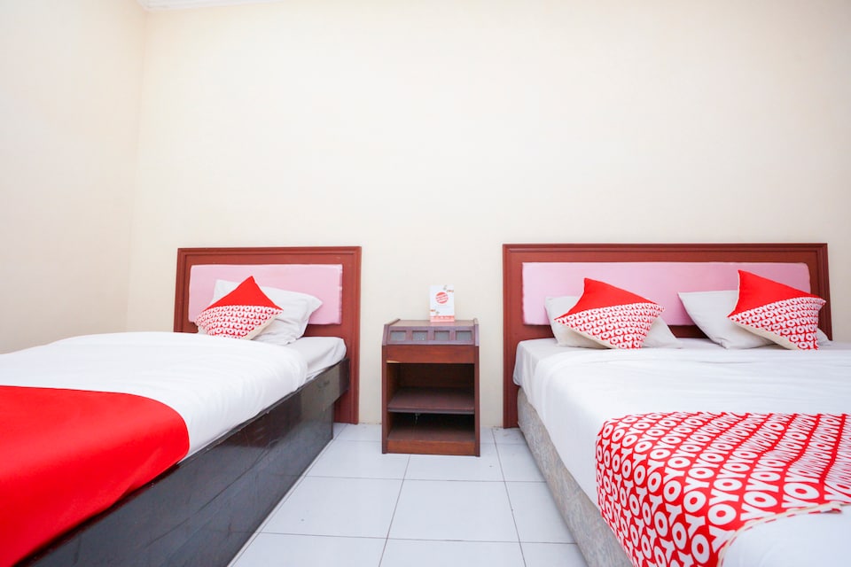 OYO 2003 Female Guest House, Probolinggo, Probolinggo