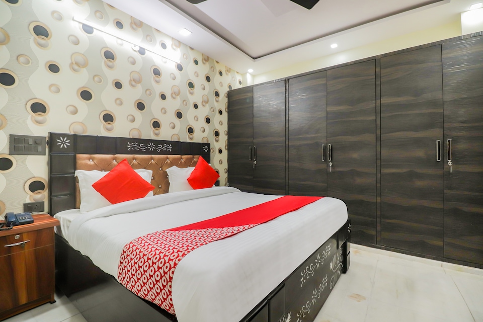 Flagship Moody Moon Residency Near M2k Cinemas Rohini, Pitampura - Rohini Delhi, Delhi