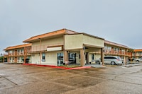 OYO Hotel Lake Charles Hwy 10