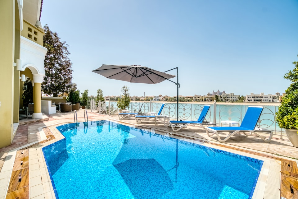 OYO 374 Home Villa E 64, Palm Jumeirah Dubai, Dubai