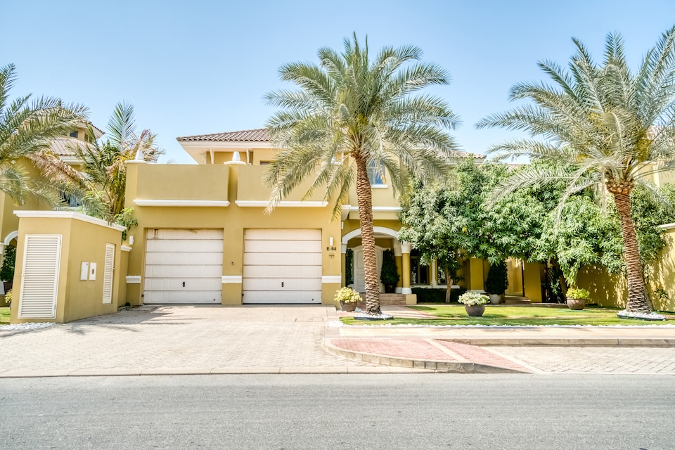 OYO 374 Home Villa E 64, Palm Jumeirah Dubai, Dubai