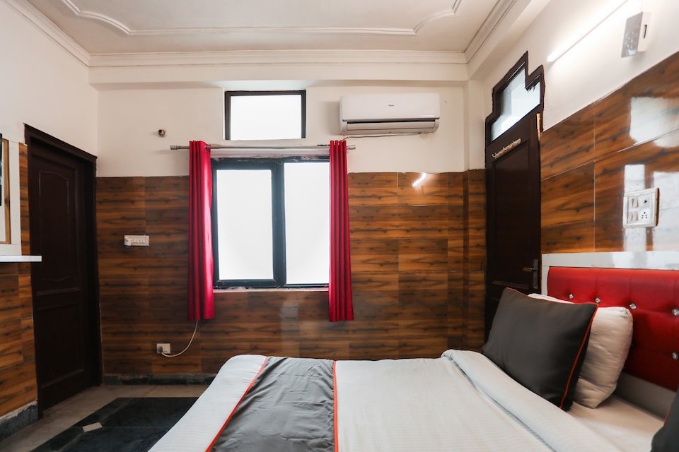 Live on NOD1149, Noida City, Noida